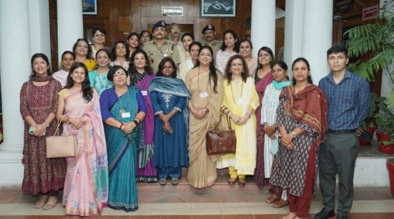 फ्लो उत्तराखंड और उत्तराखंड पुलिस ने महिलाओं की सुरक्षा और साइबर क्राइम पर जागरूकता बढ़ाने के लिए सेमिनार का किया आयोजन