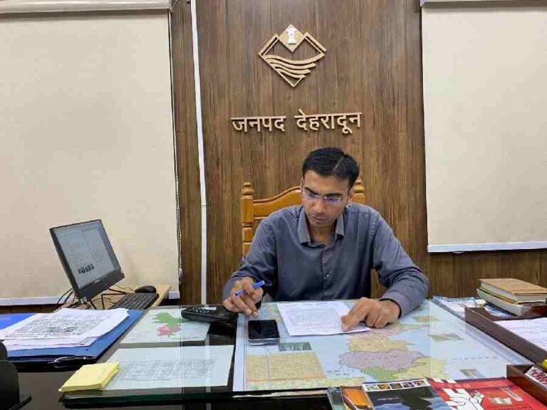 जिलाधिकारी ने दी सफाई कम्पनियों को अन्तिम चेतावनी, सफाई व्यवस्था पर पैनी नजर बरकरार, कम्पनियों के 25 वाहन खराब पाए जाने पर एक सप्ताह की दी डेइडलाइन