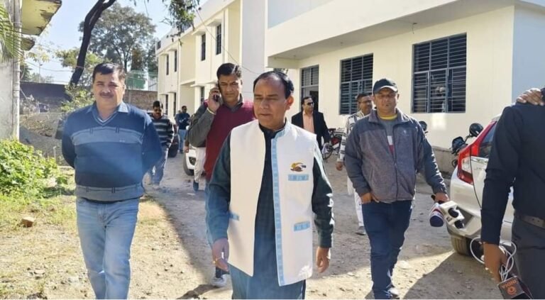 शिक्षा मंत्री ने किया डायट व विद्या समीक्षा केंद्र का औचक निरीक्षण, विभागीय अधिकारियों को दिये जरूरी दिशा निर्देश