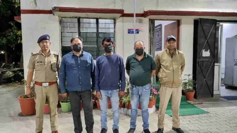 अपमिश्रित कुटटू के आटे से लोगो के बीमार होने की सूचना पर दून पुलिस ने की त्वरित कार्यवाही, आटे की सप्लाई करने वाले 3 अभियुक्तों को किया गिरफ्तार