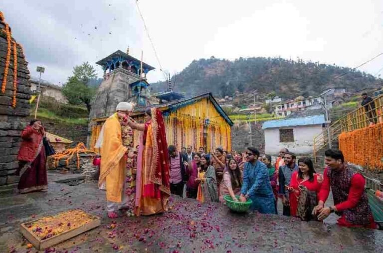 वेड इन उत्तराखंड : त्रिजुगीनारायण में शादी के लिए दुनियाभर से आ रहे हैं जोड़े, इस साल अब तक 500 से अधिक शादियां हुईं
