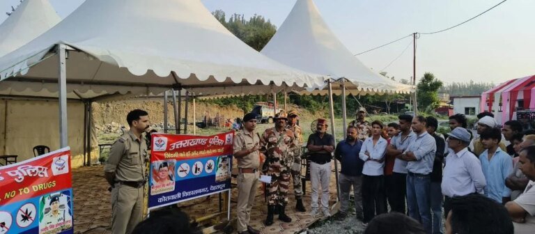 एसएसपी देहरादून के निर्देशो पर पुलिस ने अलग-अलग थाना क्षेत्रों में नशे के विरुद्ध चलाया जागरुकता अभियान